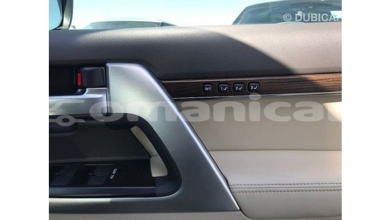 Big with watermark toyota land cruiser dhufar import dubai 3021