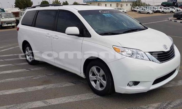 Buy Import Toyota Sienna White Car in Import - Dubai in Dhufar Buy Import Toyota Sienna White Car in Import - Dubai in Dhufar