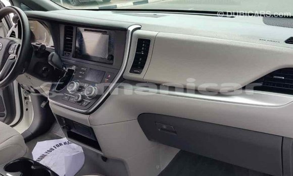 Buy Import Toyota Sienna White Car in Import - Dubai in Dhufar Buy Import Toyota Sienna White Car in Import - Dubai in Dhufar