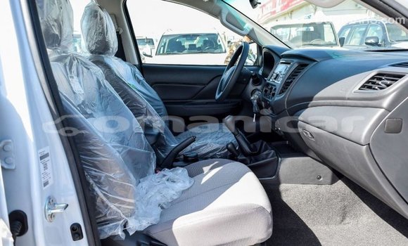 Buy Import Mitsubishi L200 White Car in Import - Dubai in Dhufar Buy Import Mitsubishi L200 White Car in Import - Dubai in Dhufar