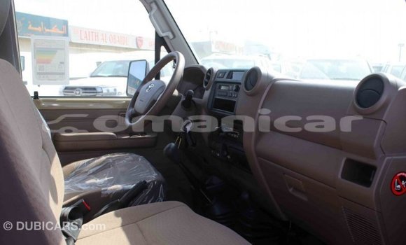 Buy Import Toyota Land Cruiser Beige Car in Import - Dubai in Dhufar Buy Import Toyota Land Cruiser Beige Car in Import - Dubai in Dhufar