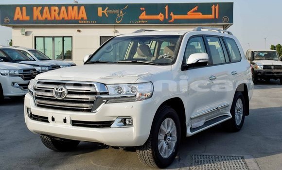 Buy Import Toyota Land Cruiser White Car in Import - Dubai in Dhufar Buy Import Toyota Land Cruiser White Car in Import - Dubai in Dhufar
