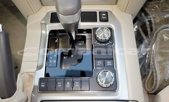 Buy Import Toyota Land Cruiser White Car in Import - Dubai in Dhufar Buy Import Toyota Land Cruiser White Car in Import - Dubai in Dhufar