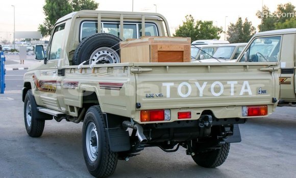 Buy Import Toyota Land Cruiser Beige Car in Import - Dubai in Dhufar Buy Import Toyota Land Cruiser Beige Car in Import - Dubai in Dhufar