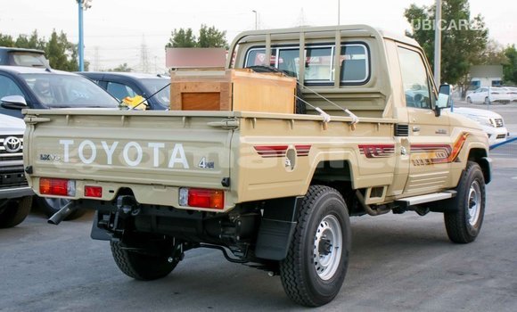 Buy Import Toyota Land Cruiser Beige Car in Import - Dubai in Dhufar Buy Import Toyota Land Cruiser Beige Car in Import - Dubai in Dhufar