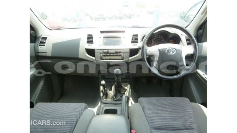 Big with watermark toyota hilux dhufar import dubai 3040