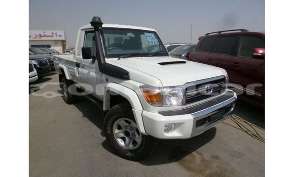 Buy Import Toyota Land Cruiser White Car in Import - Dubai in Dhufar Buy Import Toyota Land Cruiser White Car in Import - Dubai in Dhufar