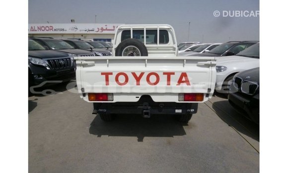 Buy Import Toyota Land Cruiser White Car in Import - Dubai in Dhufar Buy Import Toyota Land Cruiser White Car in Import - Dubai in Dhufar