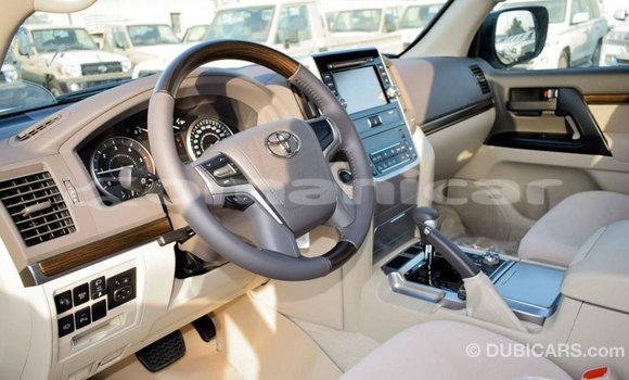 Buy Import Toyota Land Cruiser White Car in Import - Dubai in Dhufar Buy Import Toyota Land Cruiser White Car in Import - Dubai in Dhufar