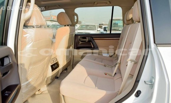 Buy Import Toyota Land Cruiser White Car in Import - Dubai in Dhufar Buy Import Toyota Land Cruiser White Car in Import - Dubai in Dhufar