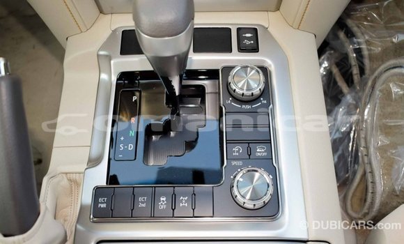 Buy Import Toyota Land Cruiser White Car in Import - Dubai in Dhufar Buy Import Toyota Land Cruiser White Car in Import - Dubai in Dhufar