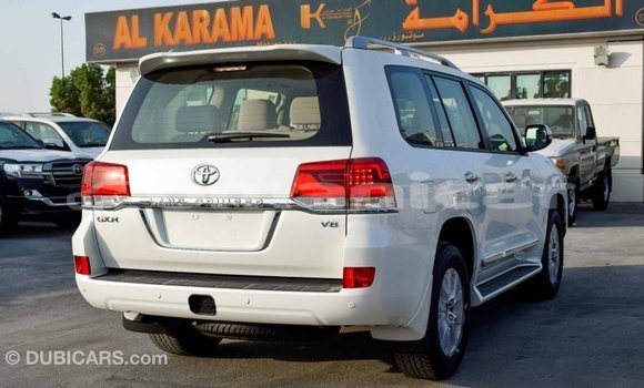 Buy Import Toyota Land Cruiser White Car in Import - Dubai in Dhufar Buy Import Toyota Land Cruiser White Car in Import - Dubai in Dhufar