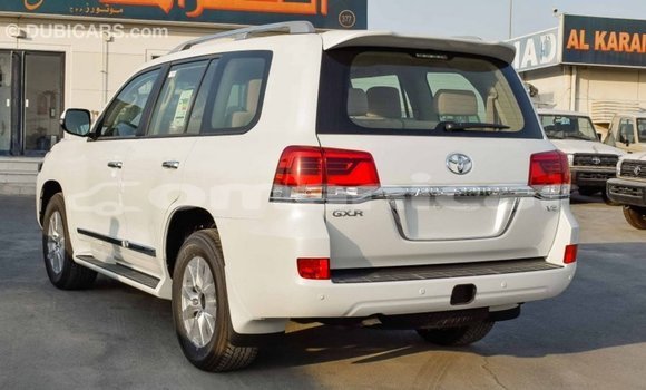 Buy Import Toyota Land Cruiser White Car in Import - Dubai in Dhufar Buy Import Toyota Land Cruiser White Car in Import - Dubai in Dhufar