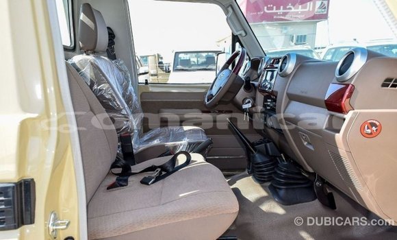 Buy Import Toyota Land Cruiser Beige Car in Import - Dubai in Dhufar Buy Import Toyota Land Cruiser Beige Car in Import - Dubai in Dhufar