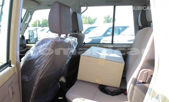 Buy Import Toyota Land Cruiser Beige Car in Import - Dubai in Dhufar Buy Import Toyota Land Cruiser Beige Car in Import - Dubai in Dhufar