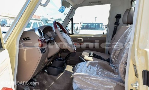 Buy Import Toyota Land Cruiser Beige Car in Import - Dubai in Dhufar Buy Import Toyota Land Cruiser Beige Car in Import - Dubai in Dhufar