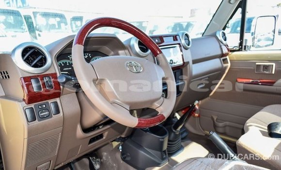 Buy Import Toyota Land Cruiser Beige Car in Import - Dubai in Dhufar Buy Import Toyota Land Cruiser Beige Car in Import - Dubai in Dhufar