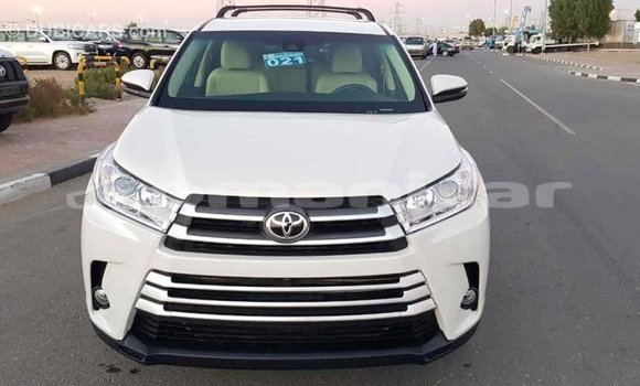 Buy Import Toyota Highlander White Car in Import - Dubai in Dhufar Buy Import Toyota Highlander White Car in Import - Dubai in Dhufar