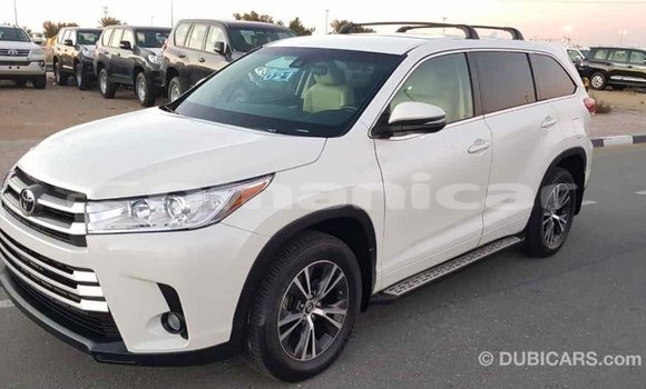 Buy Import Toyota Highlander White Car in Import - Dubai in Dhufar Buy Import Toyota Highlander White Car in Import - Dubai in Dhufar