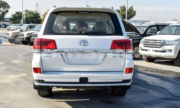 Buy Import Toyota Land Cruiser White Car in Import - Dubai in Dhufar Buy Import Toyota Land Cruiser White Car in Import - Dubai in Dhufar