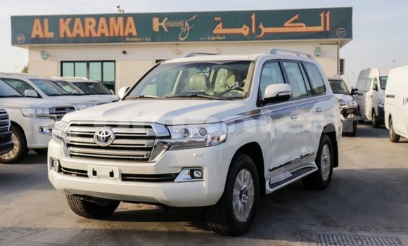 Buy Import Toyota Land Cruiser White Car in Import - Dubai in Dhufar Buy Import Toyota Land Cruiser White Car in Import - Dubai in Dhufar