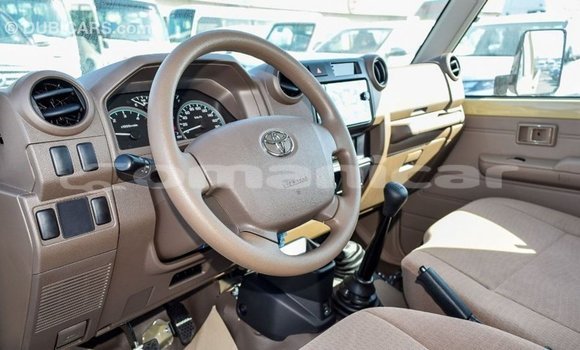 Buy Import Toyota Land Cruiser Beige Car in Import - Dubai in Dhufar Buy Import Toyota Land Cruiser Beige Car in Import - Dubai in Dhufar