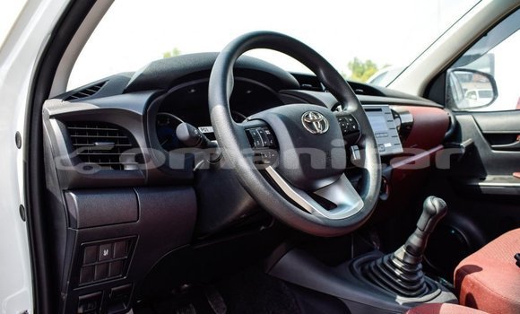 Buy Import Toyota Hilux White Car in Import - Dubai in Dhufar Buy Import Toyota Hilux White Car in Import - Dubai in Dhufar
