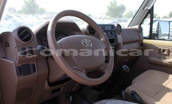 Buy Import Toyota Land Cruiser Beige Car in Import - Dubai in Dhufar Buy Import Toyota Land Cruiser Beige Car in Import - Dubai in Dhufar