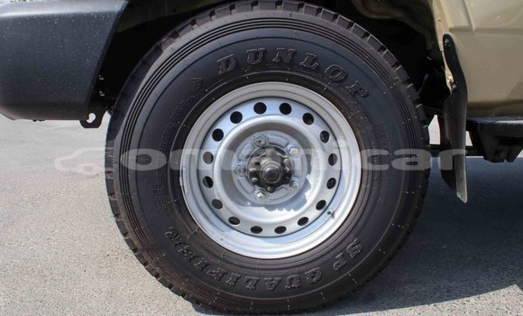 Buy Import Toyota Land Cruiser Beige Car in Import - Dubai in Dhufar Buy Import Toyota Land Cruiser Beige Car in Import - Dubai in Dhufar