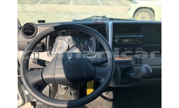 Buy Import Mitsubishi Carisma White Car in Import - Dubai in Dhufar Buy Import Mitsubishi Carisma White Car in Import - Dubai in Dhufar