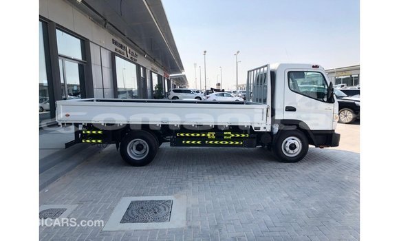 Buy Import Mitsubishi Carisma White Car in Import - Dubai in Dhufar Buy Import Mitsubishi Carisma White Car in Import - Dubai in Dhufar
