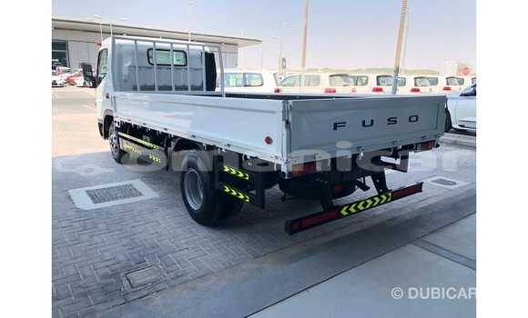 Buy Import Mitsubishi Carisma White Car in Import - Dubai in Dhufar Buy Import Mitsubishi Carisma White Car in Import - Dubai in Dhufar