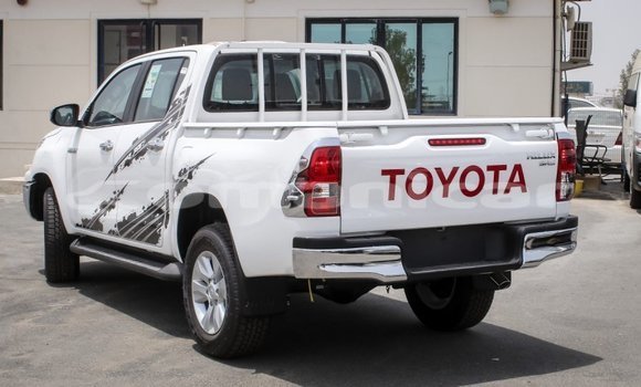 Buy Import Toyota Hilux White Car in Import - Dubai in Dhufar Buy Import Toyota Hilux White Car in Import - Dubai in Dhufar