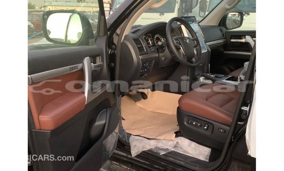 Buy Import Toyota Land Cruiser Black Car in Import - Dubai in Dhufar Buy Import Toyota Land Cruiser Black Car in Import - Dubai in Dhufar