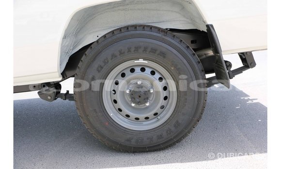 Buy Import Toyota Land Cruiser White Car in Import - Dubai in Dhufar Buy Import Toyota Land Cruiser White Car in Import - Dubai in Dhufar