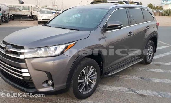 Buy Import Toyota Highlander Other Car in Import - Dubai in Dhufar Buy Import Toyota Highlander Other Car in Import - Dubai in Dhufar