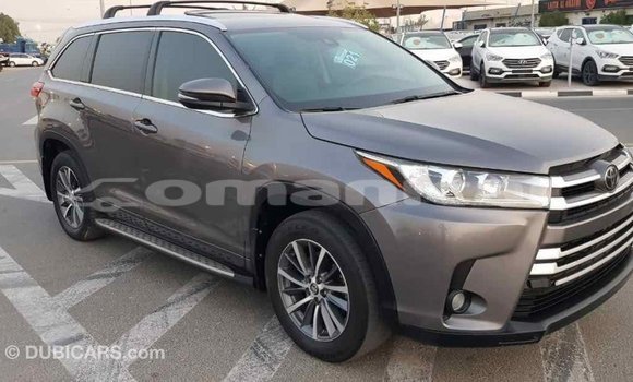Buy Import Toyota Highlander Other Car in Import - Dubai in Dhufar Buy Import Toyota Highlander Other Car in Import - Dubai in Dhufar