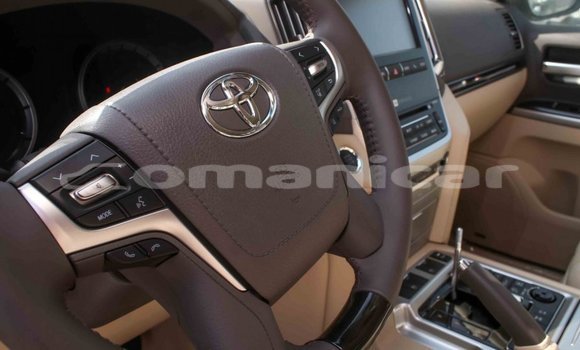 Buy Import Toyota Land Cruiser White Car in Import - Dubai in Dhufar Buy Import Toyota Land Cruiser White Car in Import - Dubai in Dhufar