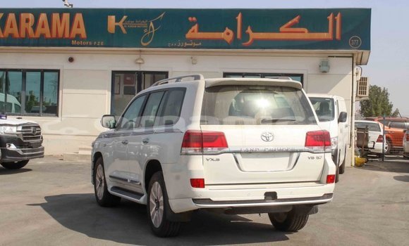 Buy Import Toyota Land Cruiser White Car in Import - Dubai in Dhufar Buy Import Toyota Land Cruiser White Car in Import - Dubai in Dhufar