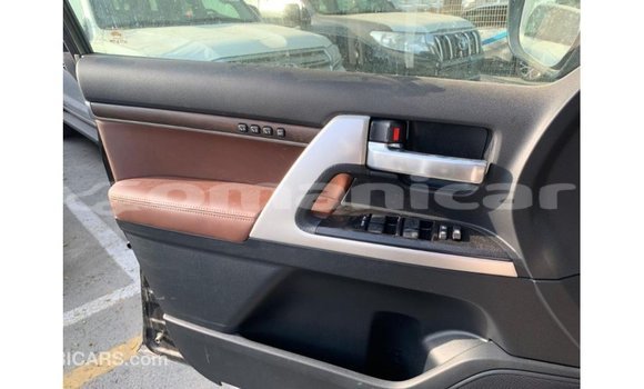 Buy Import Toyota Land Cruiser Black Car in Import - Dubai in Dhufar Buy Import Toyota Land Cruiser Black Car in Import - Dubai in Dhufar