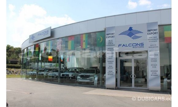 Buy Import Toyota Hilux White Car in Import - Dubai in Dhufar Buy Import Toyota Hilux White Car in Import - Dubai in Dhufar