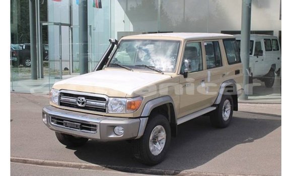 Buy Import Toyota Land Cruiser Beige Car in Import - Dubai in Dhufar Buy Import Toyota Land Cruiser Beige Car in Import - Dubai in Dhufar