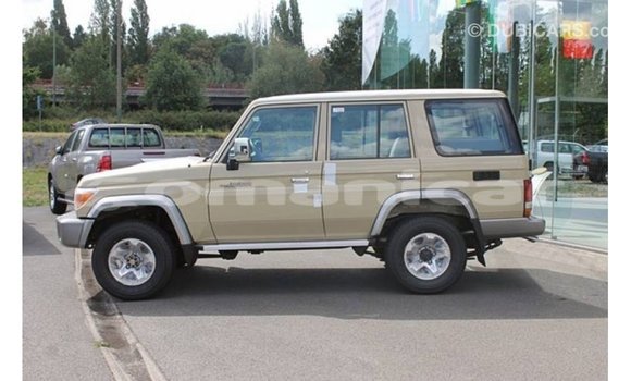 Buy Import Toyota Land Cruiser Beige Car in Import - Dubai in Dhufar Buy Import Toyota Land Cruiser Beige Car in Import - Dubai in Dhufar