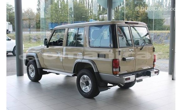 Buy Import Toyota Land Cruiser Beige Car in Import - Dubai in Dhufar Buy Import Toyota Land Cruiser Beige Car in Import - Dubai in Dhufar