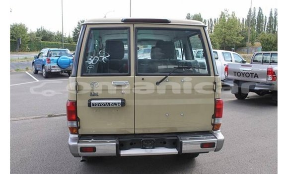 Buy Import Toyota Land Cruiser Beige Car in Import - Dubai in Dhufar Buy Import Toyota Land Cruiser Beige Car in Import - Dubai in Dhufar