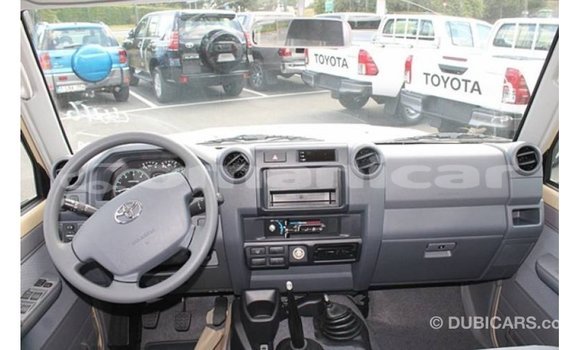 Buy Import Toyota Land Cruiser Beige Car in Import - Dubai in Dhufar Buy Import Toyota Land Cruiser Beige Car in Import - Dubai in Dhufar