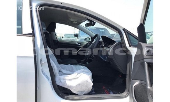 Buy Import Volkswagen Golf White Car in Import - Dubai in Dhufar Buy Import Volkswagen Golf White Car in Import - Dubai in Dhufar