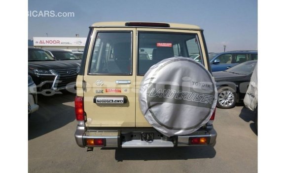 Buy Import Toyota Land Cruiser Beige Car in Import - Dubai in Dhufar Buy Import Toyota Land Cruiser Beige Car in Import - Dubai in Dhufar