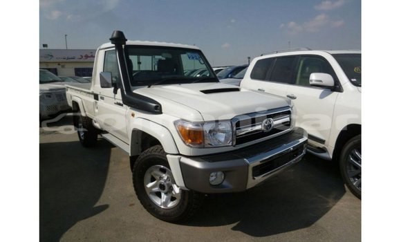 Buy Import Toyota Land Cruiser White Car in Import - Dubai in Dhufar Buy Import Toyota Land Cruiser White Car in Import - Dubai in Dhufar