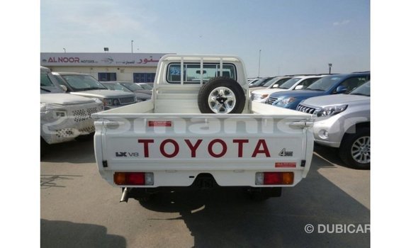 Buy Import Toyota Land Cruiser White Car in Import - Dubai in Dhufar Buy Import Toyota Land Cruiser White Car in Import - Dubai in Dhufar